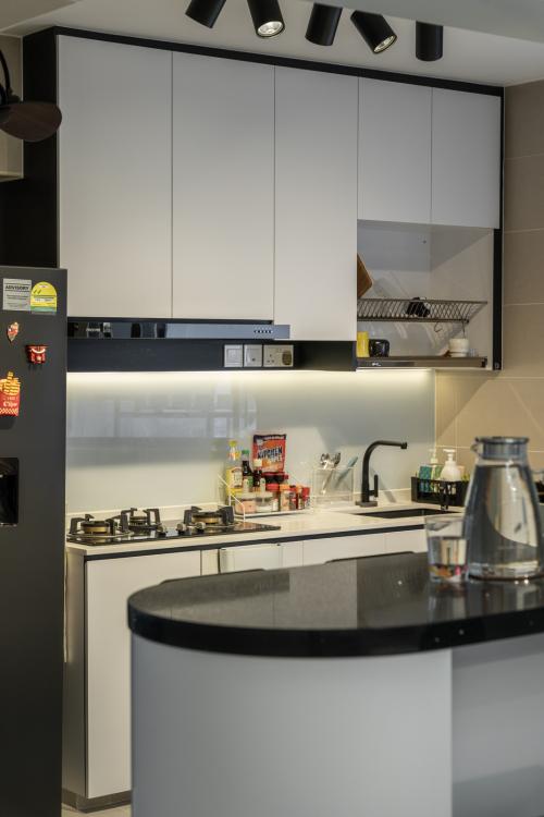 Contemporary Kitchen at 182 Bedok North Rd