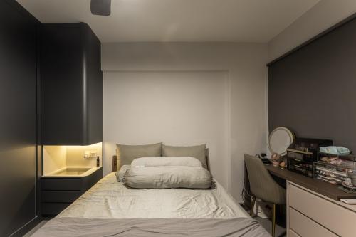 Contemporary Bedroom at 182 Bedok North Rd