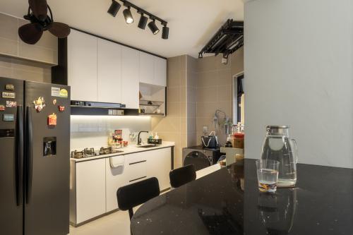 Contemporary Kitchen at 182 Bedok North Rd