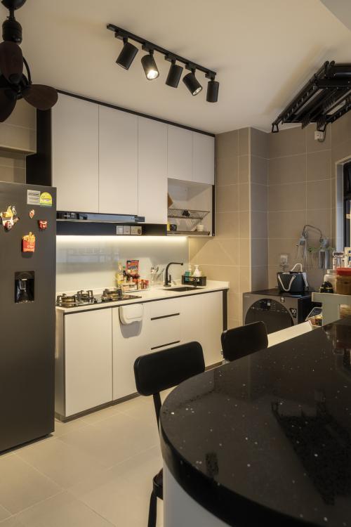 Contemporary Kitchen at 182 Bedok North Rd