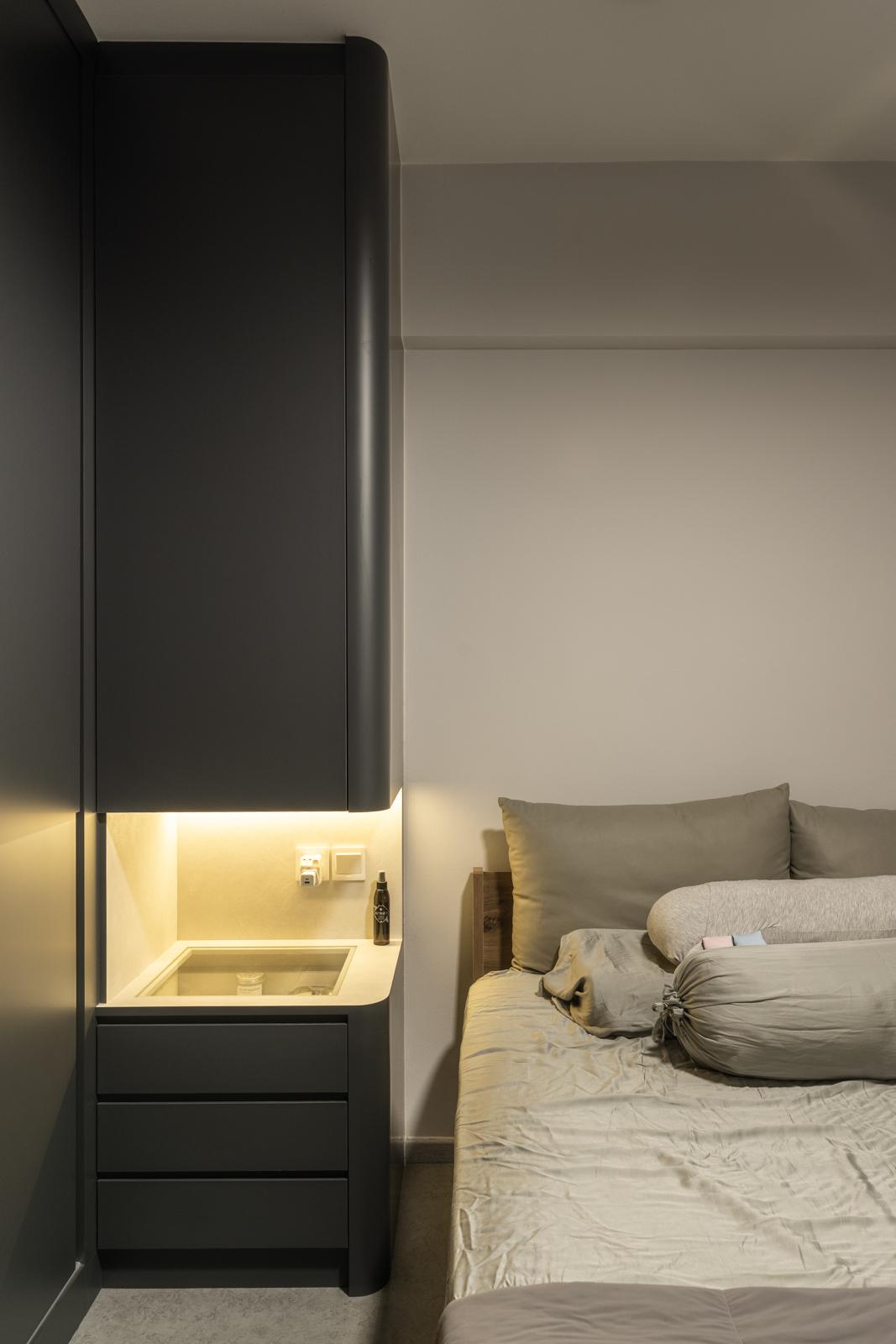 Contemporary Bedroom with Vinyl Flooring and Wardrobe