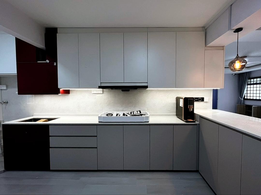 Modern Kitchen with Countertop and Open Kitchen