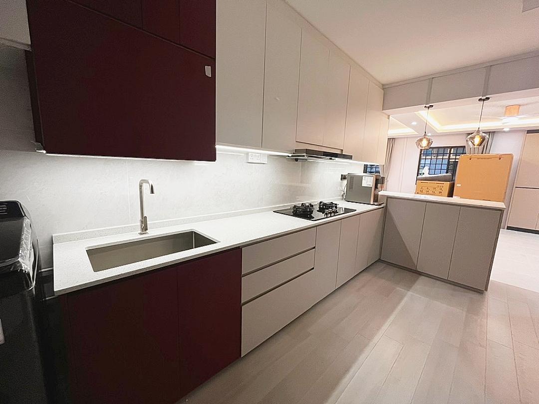 Modern Kitchen with Countertop and Homogeneous Tiles