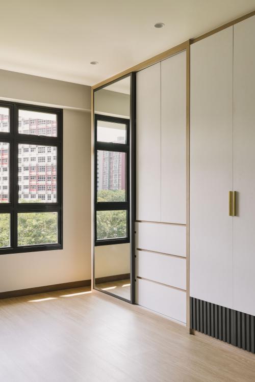 Contemporary Walk-in Wardrobe at 120C Tengah Drive