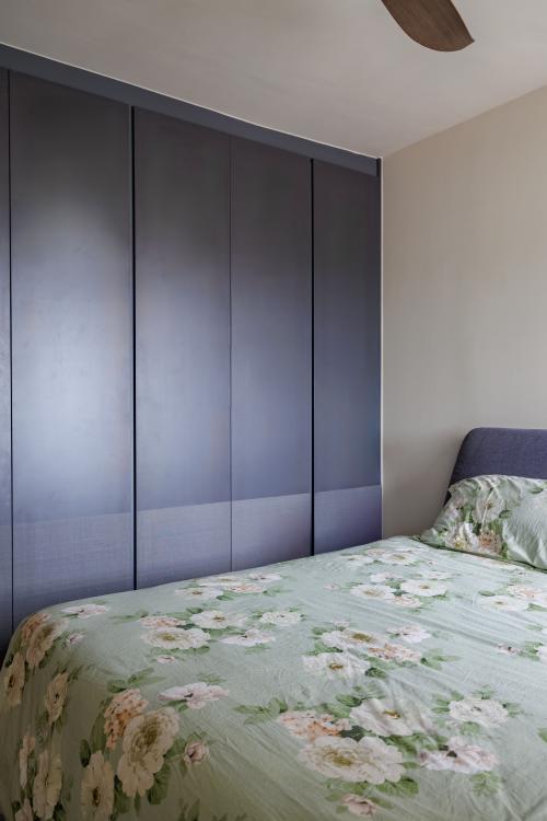 Asian Bedroom at 103 Hougang Ave 1