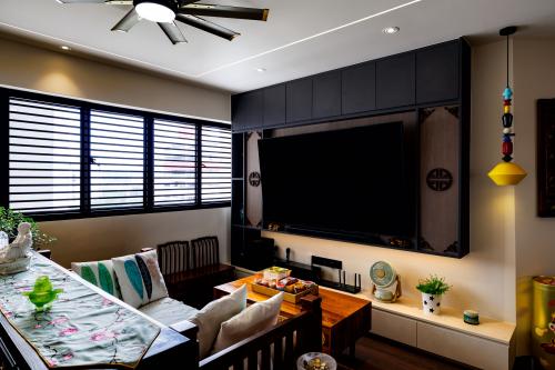 Asian Living Room at 103 Hougang Ave 1