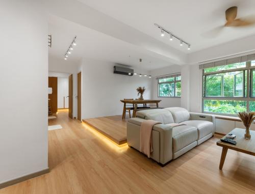 Scandinavian Dining Room at 428A Yishun Ave 11