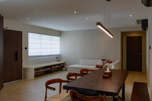 Contemporary Living Room at 729 Tampines