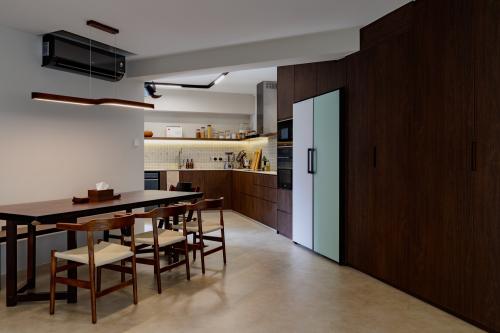 Contemporary Dining Room at 729 Tampines