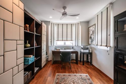 Modern Home Office at 18A Harvey Avenue