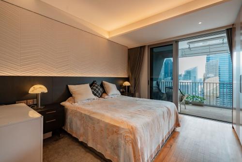 Modern Bedroom at V on Shenton