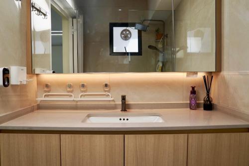 Scandinavian Bathroom at 206D Compassvale Lane