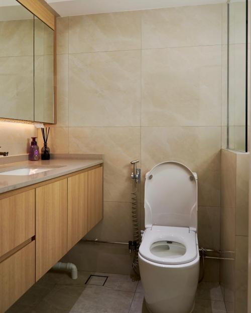 Scandinavian Bathroom at 206D Compassvale Lane