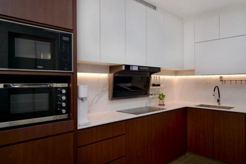 Scandinavian Kitchen at 206D Compassvale Lane