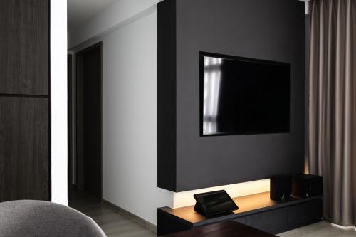 Minimalist Living Room at 465B Fernvale Road