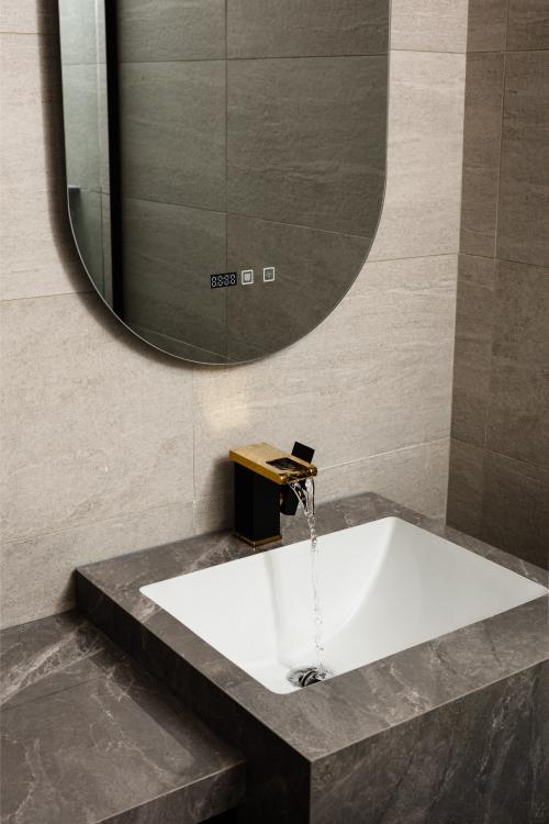Minimalist Bathroom at 465B Fernvale Road