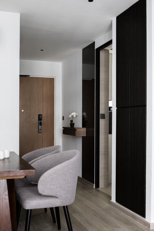 Minimalist Dining Room at 465B Fernvale Road