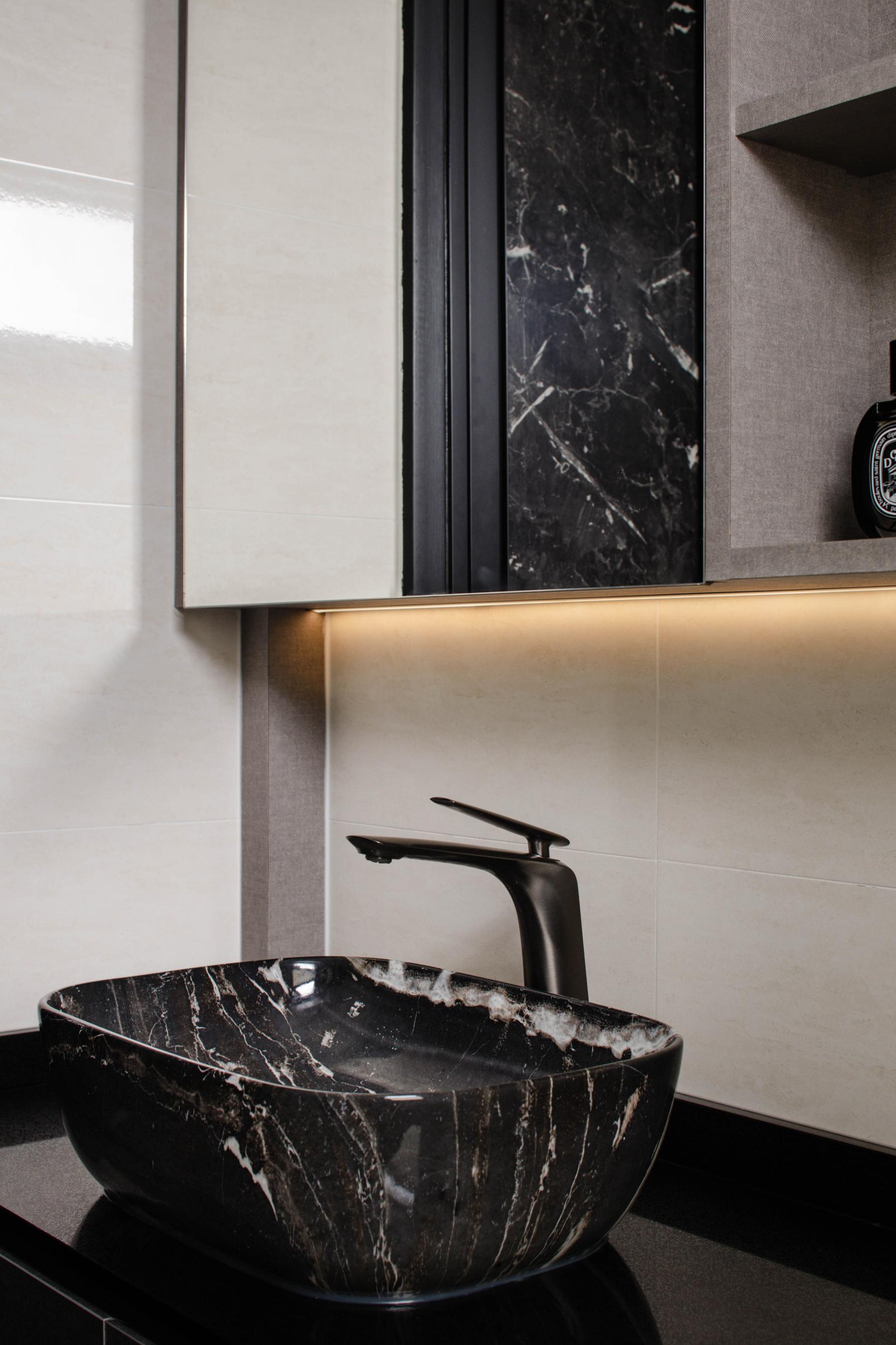 Modern Bathroom with Mirror and Wall Mirror