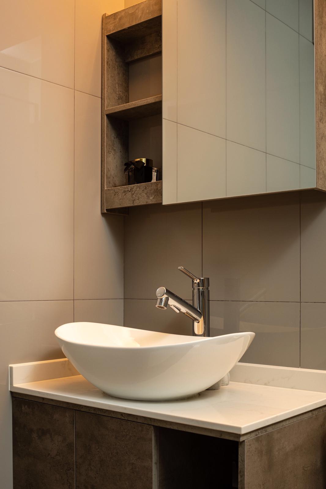 Scandinavian Bathroom with Homogeneous Tiles and Mirror