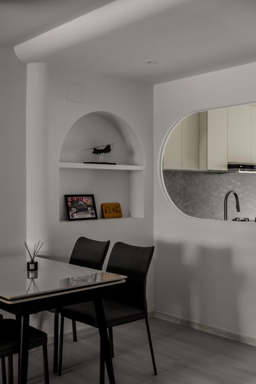 Contemporary Dining Room at 61 Tengah Blangah Heights