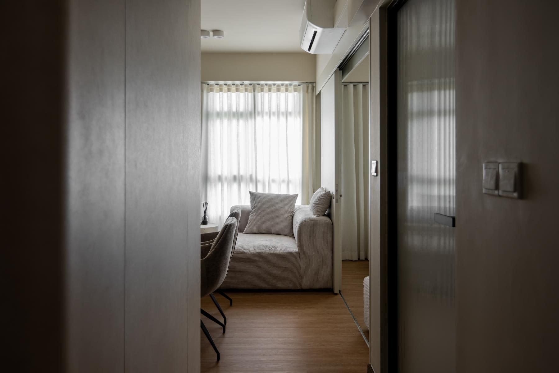 Contemporary Living Room with Vinyl Flooring and Curtain