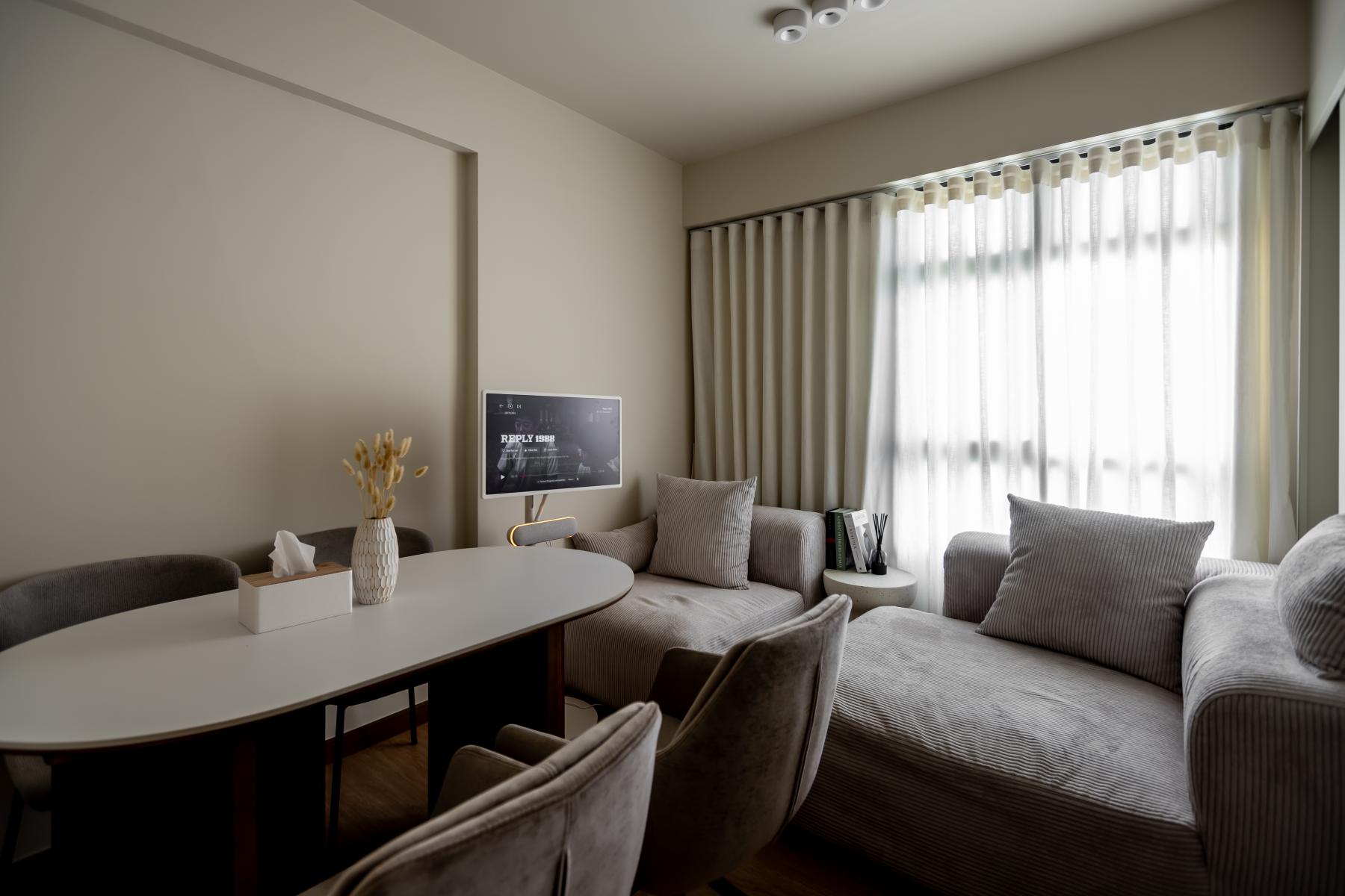 Contemporary Living Room with Vinyl Flooring and Sofa