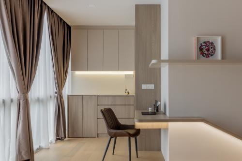 Contemporary Bedroom at 31 Lor 1 Parkwood