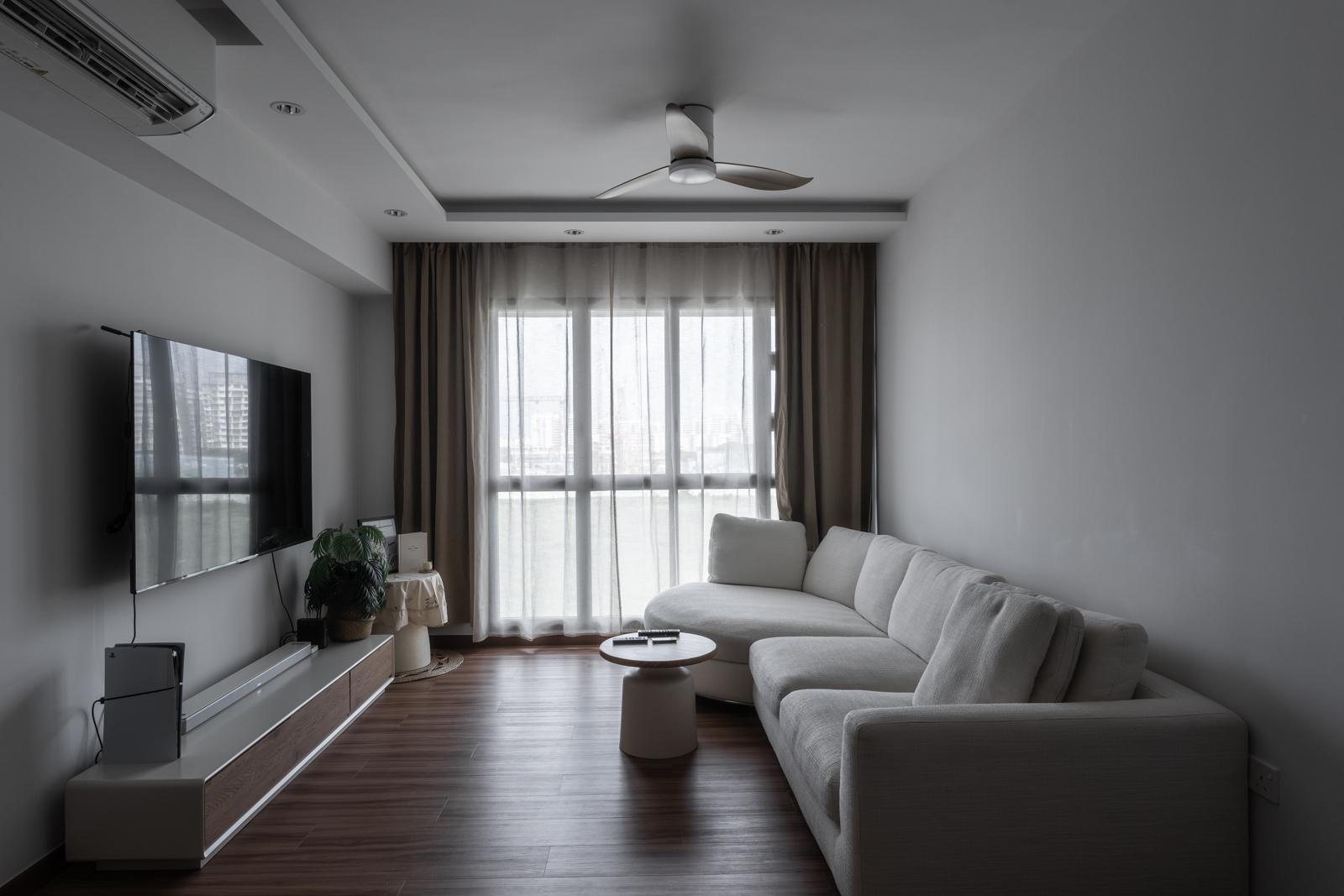 Country Living Room with Vinyl Flooring and TV Console