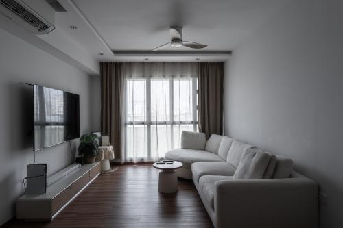 Country Living Room at 662B Tampines St64