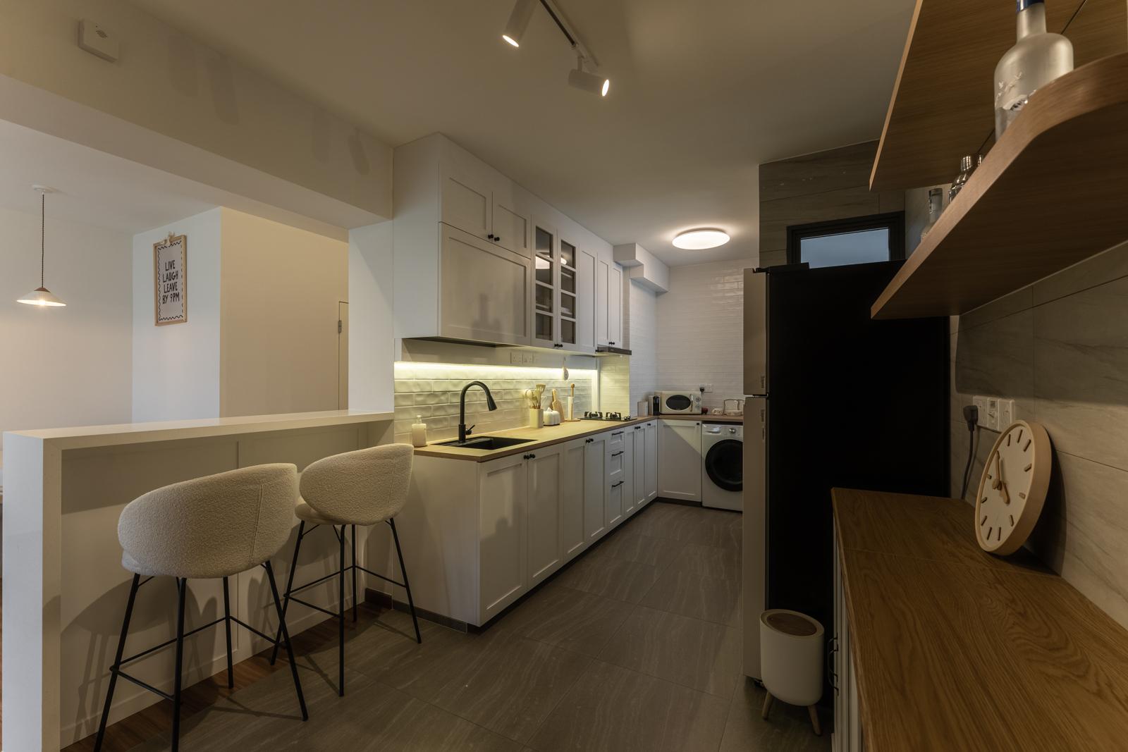 Country Kitchen with Kitchen Island and Open Kitchen