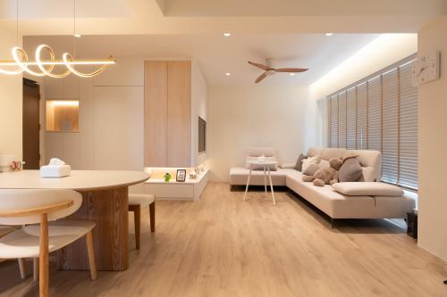 Scandinavian Living Room at Plantation Grove