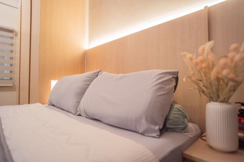 Modern Bedroom at 764 CCk North 5 3 room
