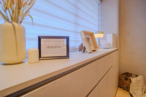 Modern Foyer at 764 CCk North 5 3 room