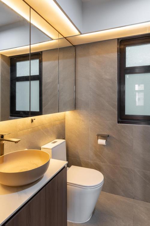 Modern Bathroom at 996C Buangkok Crescent