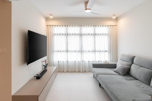 Modern Living Room at 996C Buangkok Crescent