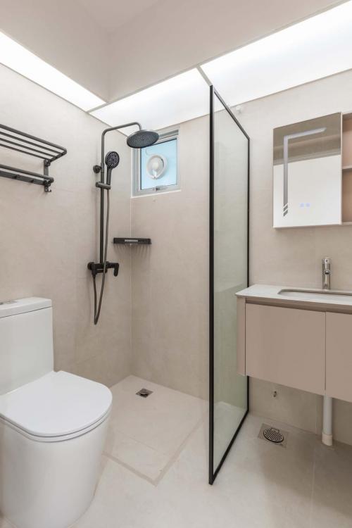Minimalist Bathroom at 440C Fernvale Link