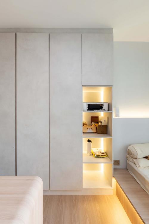 Contemporary Bedroom at 466B Sembawang drive