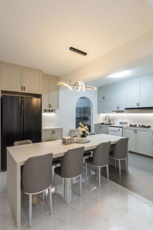 Modern Dining Room at 122A Tengah Drive