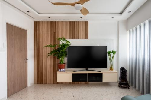 Modern Living Room at 332 Jurong East Ave 1