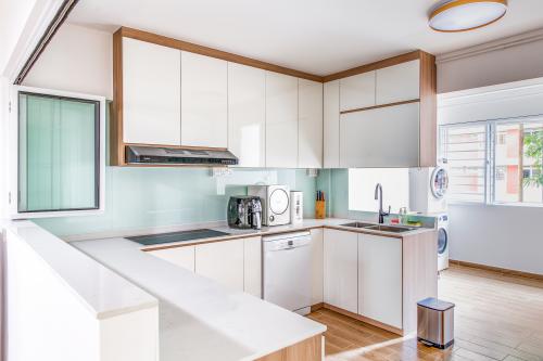 Minimalist Kitchen at 205 Bishan Street 23
