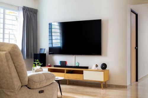 Minimalist Living Room at 205 Bishan Street 23