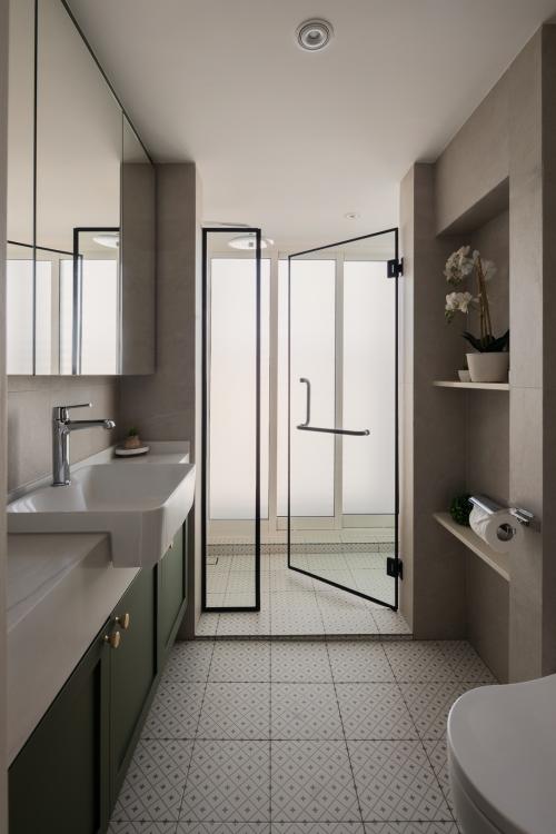 Eclectic Bathroom at Savannah Condopark