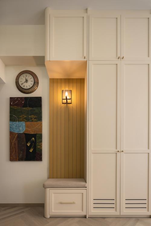 Eclectic Entryway at Savannah Condopark