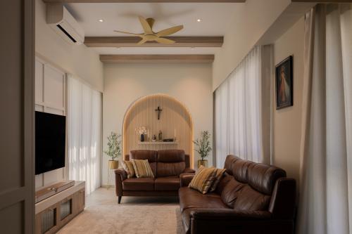 Eclectic Living Room at Savannah Condopark