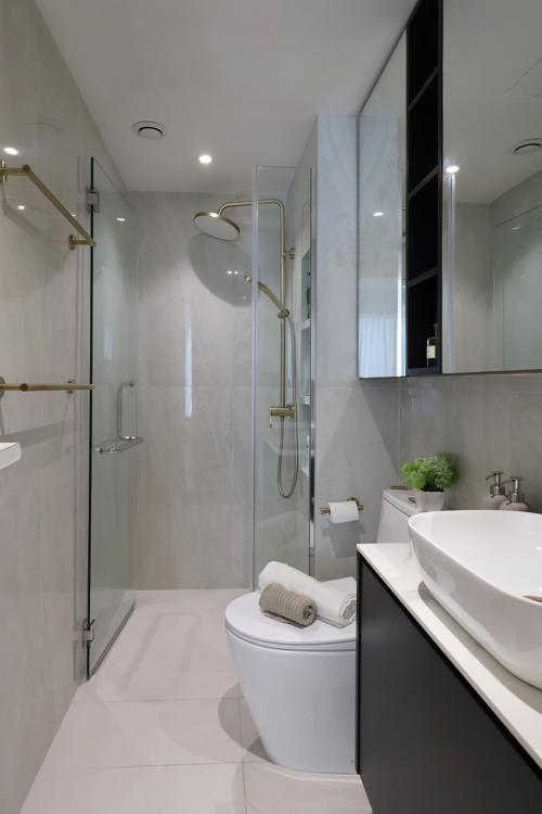 Scandinavian Bathroom at Resale 4 Bedroom Condo @ Kovan Melody