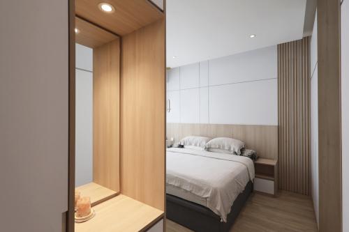 Scandinavian Bedroom at Resale 4 Bedroom Condo @ Kovan Melody