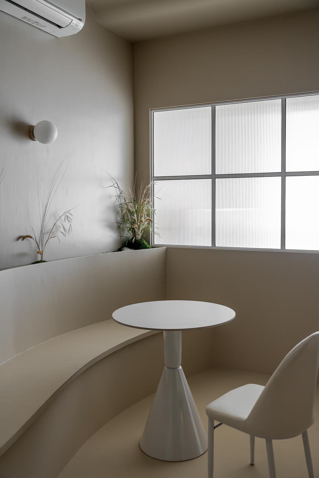 Scandinavian Dining Room with Drop Light and Drop Ceiling