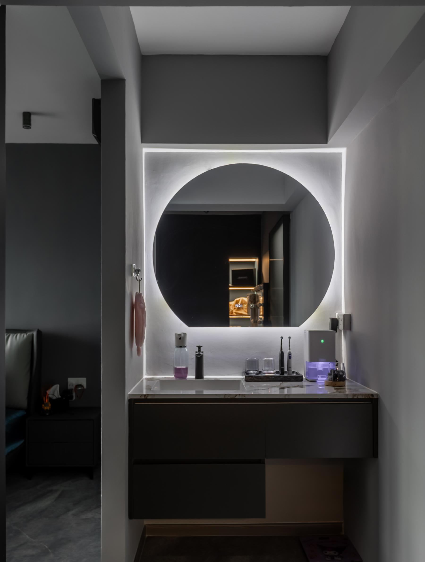 Modern Bedroom with Vinyl Flooring and Vanity Counter