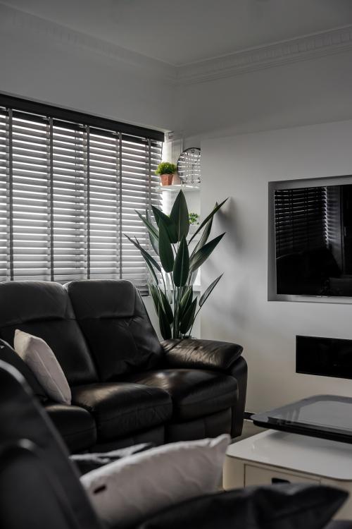 Modern Living Room at 839 woodlands street 82