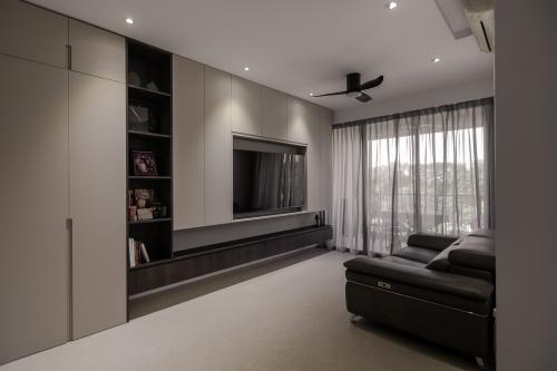 Modern Living Room at 76 Choa Chu Kang Ave 5 Inz Residence